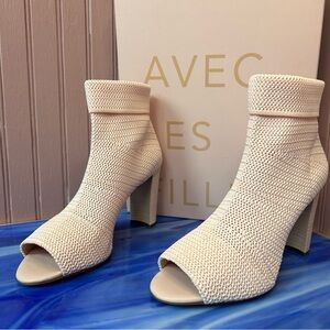 Avec Les Filles
Women's Mariah Knit Toe High-Heel Booties
Sz. 8!